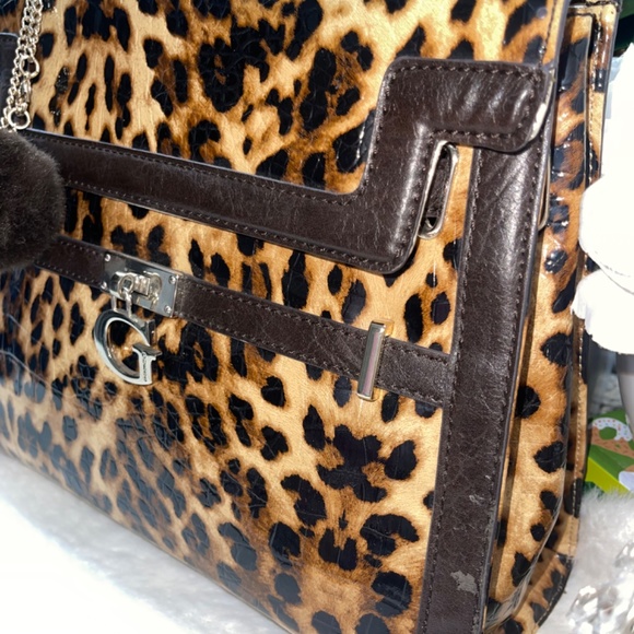 Guess purse - Picture 2 of 13